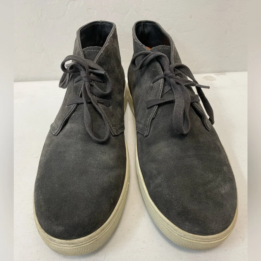 VINCE. Lace Up Suede Chukka Boots in Gray Size 10 M‎ $350